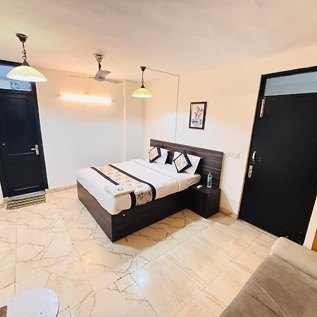 Hauz Khas Villa New Delhi Buitenkant foto