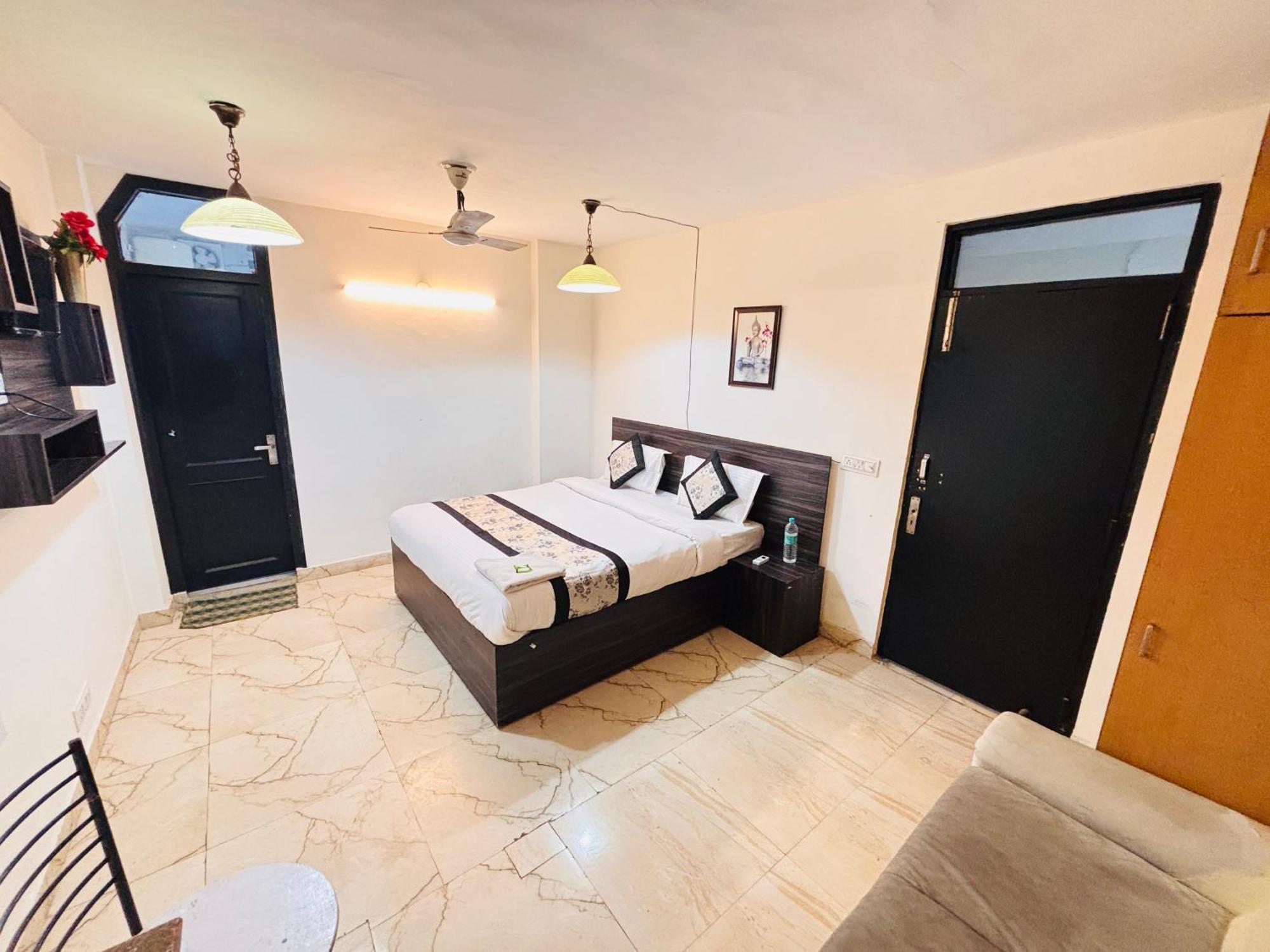 Hauz Khas Villa New Delhi Buitenkant foto