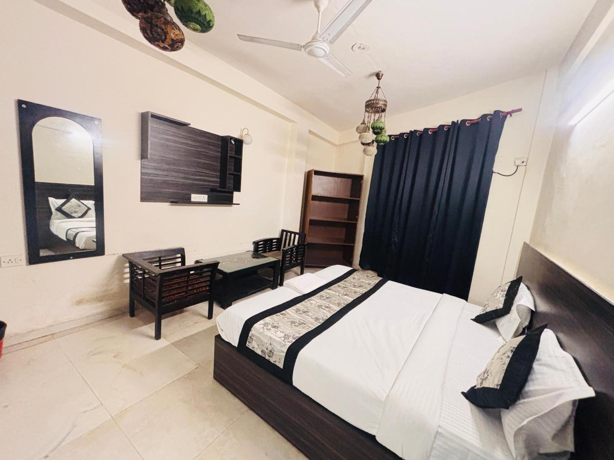 Hauz Khas Villa New Delhi Buitenkant foto