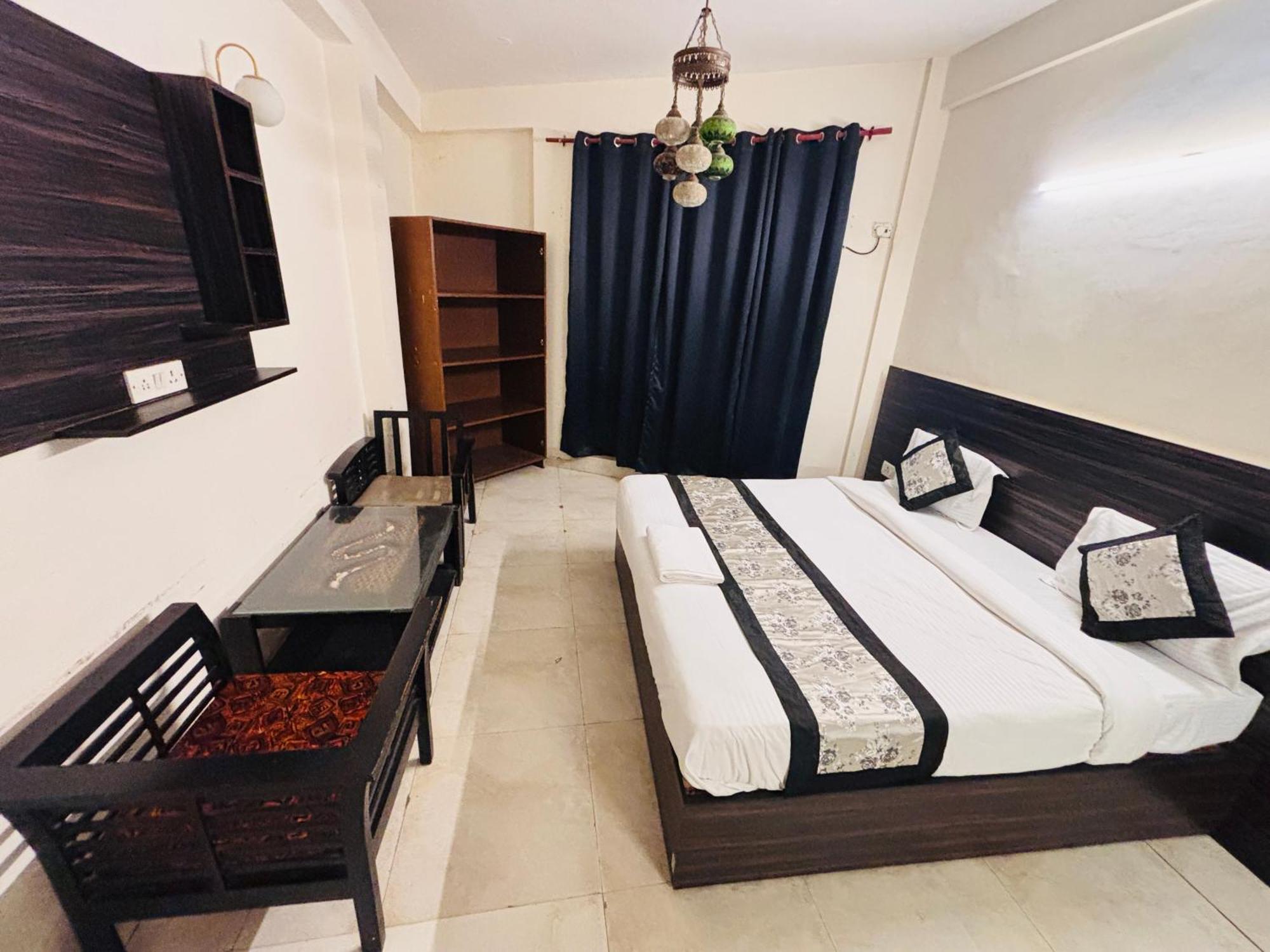 Hauz Khas Villa New Delhi Buitenkant foto