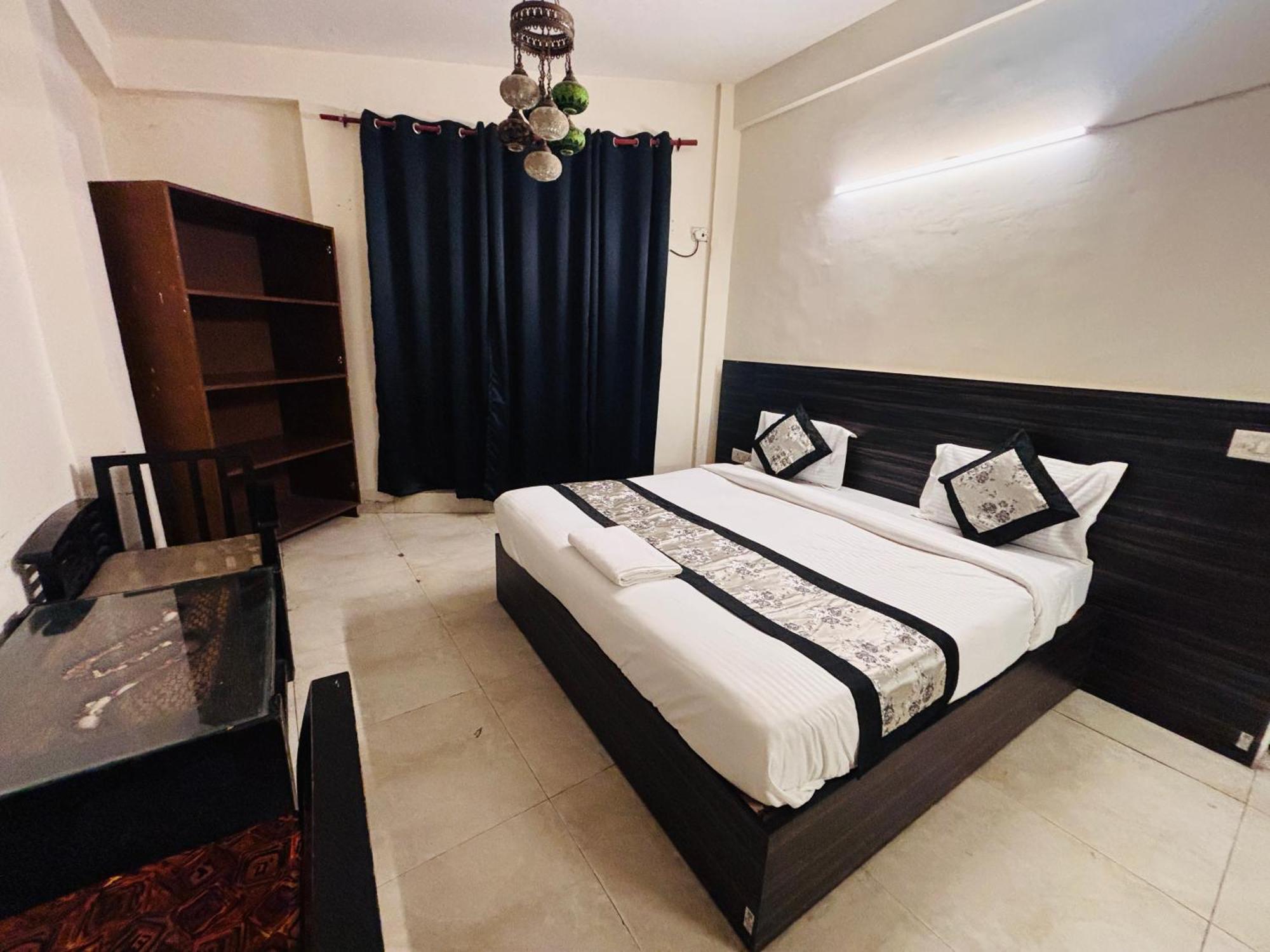 Hauz Khas Villa New Delhi Buitenkant foto