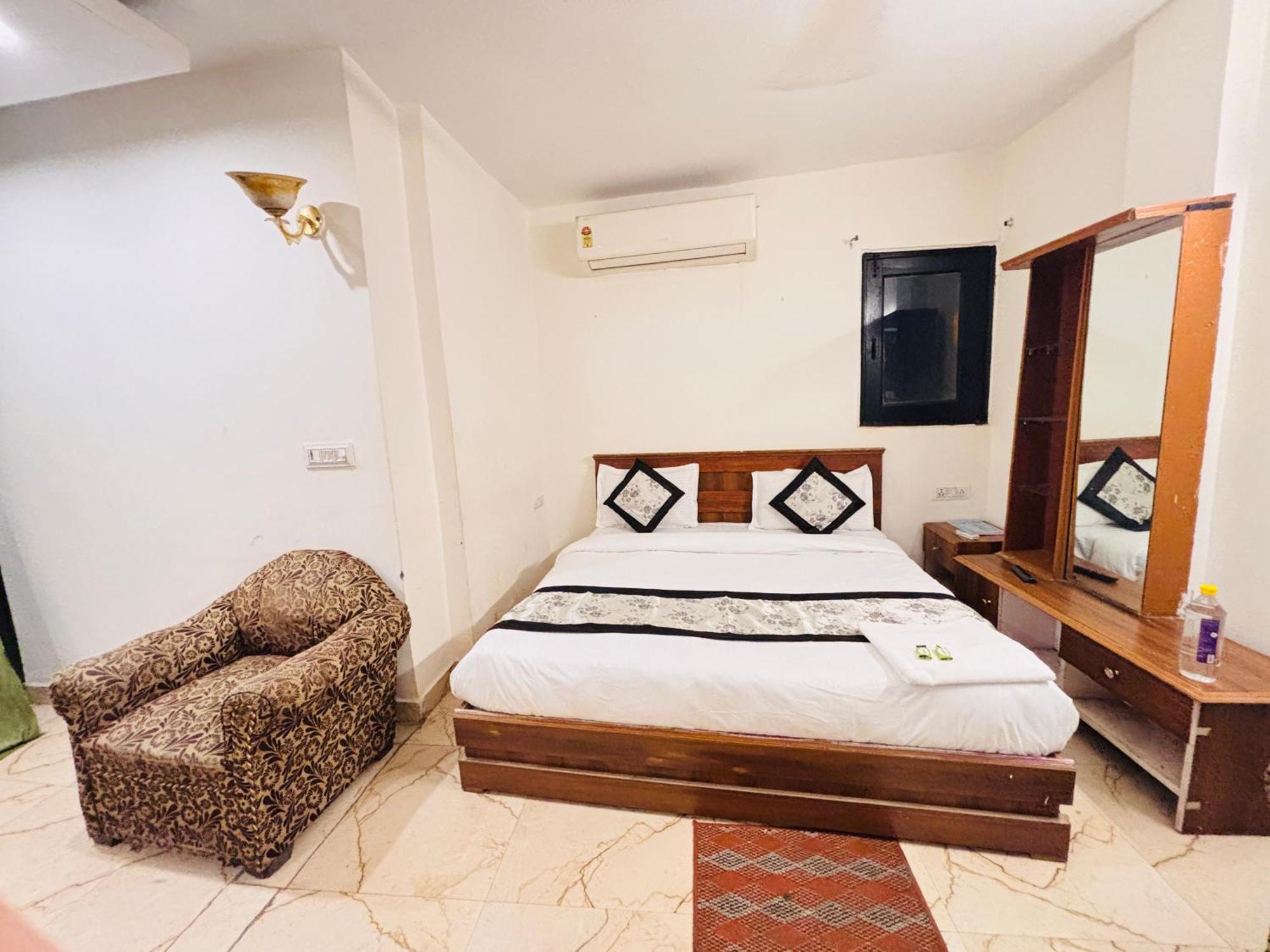 Hauz Khas Villa New Delhi Buitenkant foto