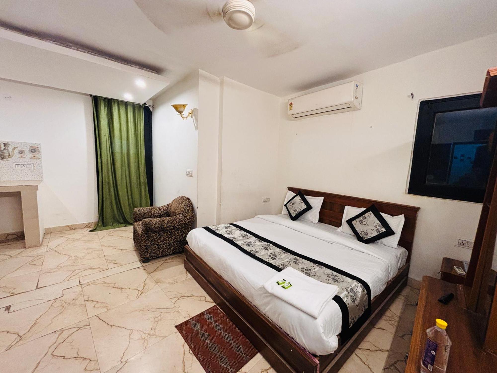Hauz Khas Villa New Delhi Buitenkant foto
